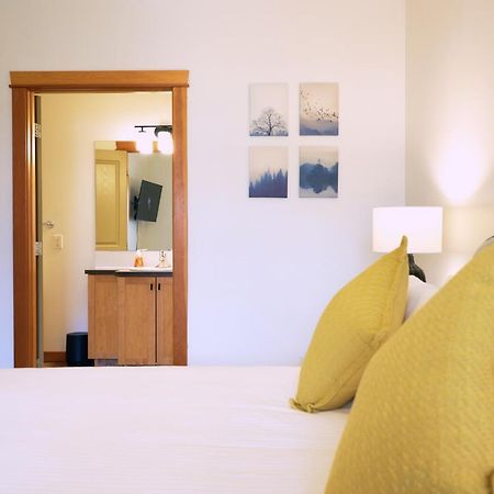 Mtn View Escape With King Size Bed With Outdoor Pool - Banff Pass Included! Appartement Canmore Buitenkant foto