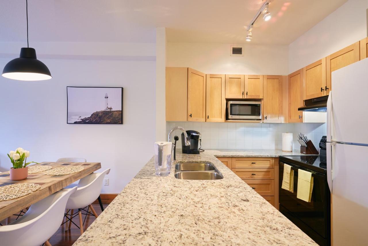 Mtn View Escape With King Size Bed With Outdoor Pool - Banff Pass Included! Appartement Canmore Buitenkant foto