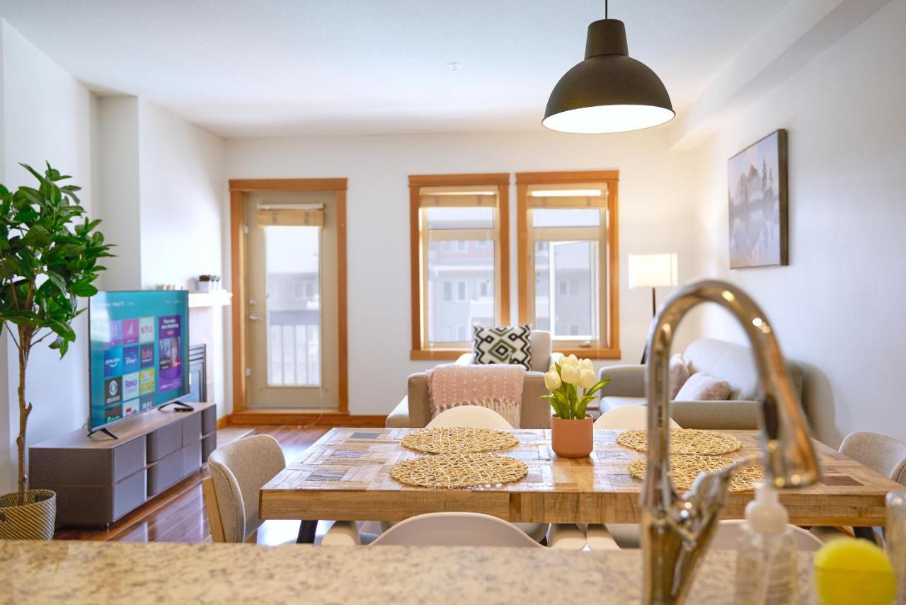 Mtn View Escape With King Size Bed With Outdoor Pool - Banff Pass Included! Appartement Canmore Buitenkant foto