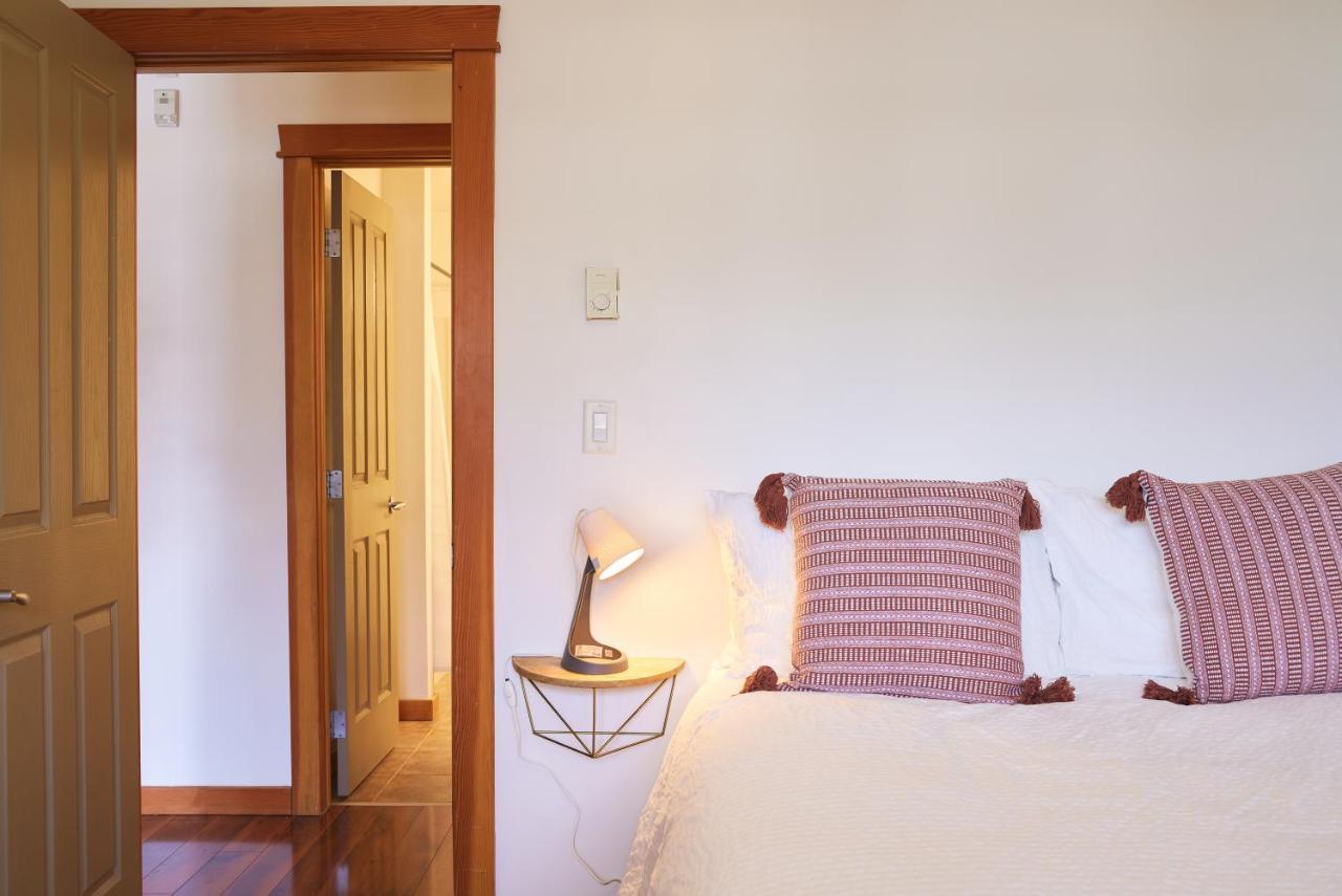 Mtn View Escape With King Size Bed With Outdoor Pool - Banff Pass Included! Appartement Canmore Buitenkant foto