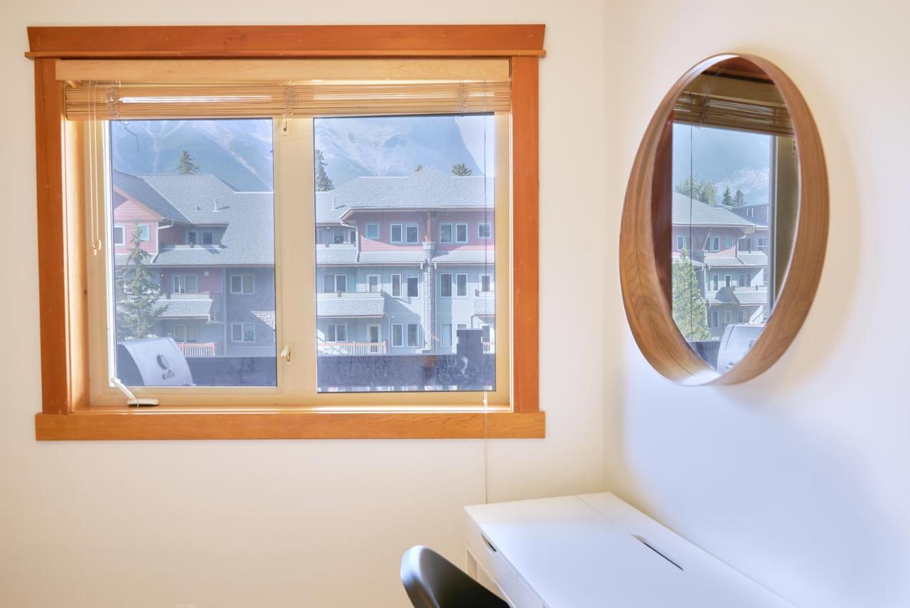 Mtn View Escape With King Size Bed With Outdoor Pool - Banff Pass Included! Appartement Canmore Buitenkant foto