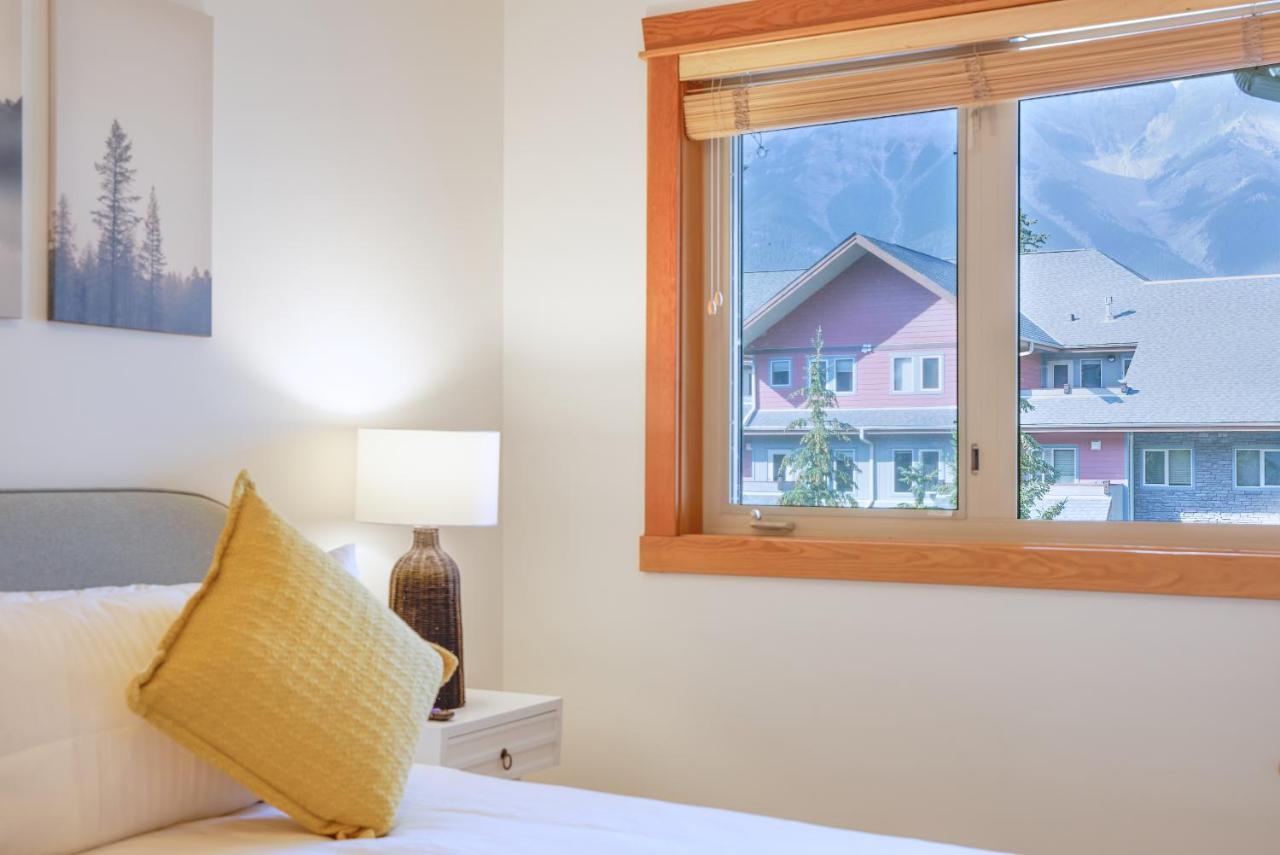 Mtn View Escape With King Size Bed With Outdoor Pool - Banff Pass Included! Appartement Canmore Buitenkant foto