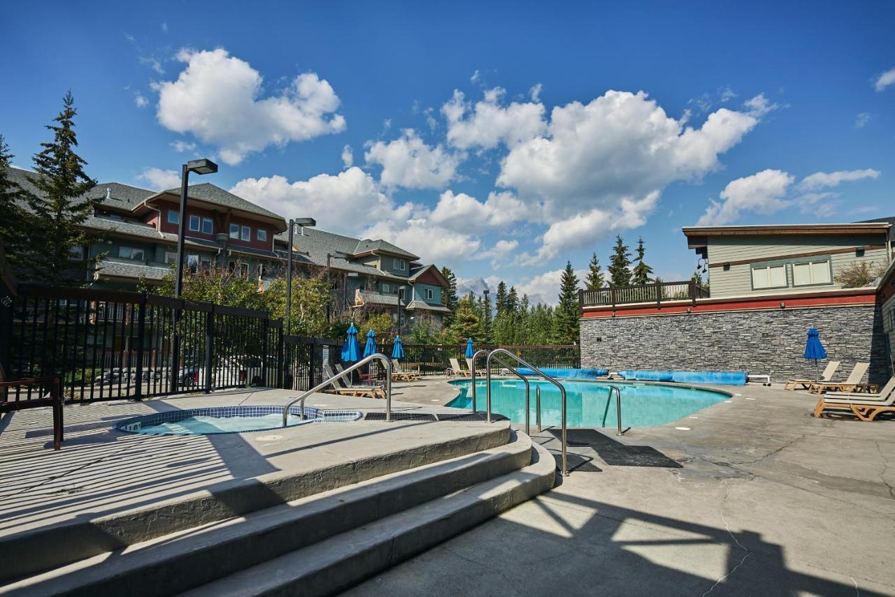 Mtn View Escape With King Size Bed With Outdoor Pool - Banff Pass Included! Appartement Canmore Buitenkant foto