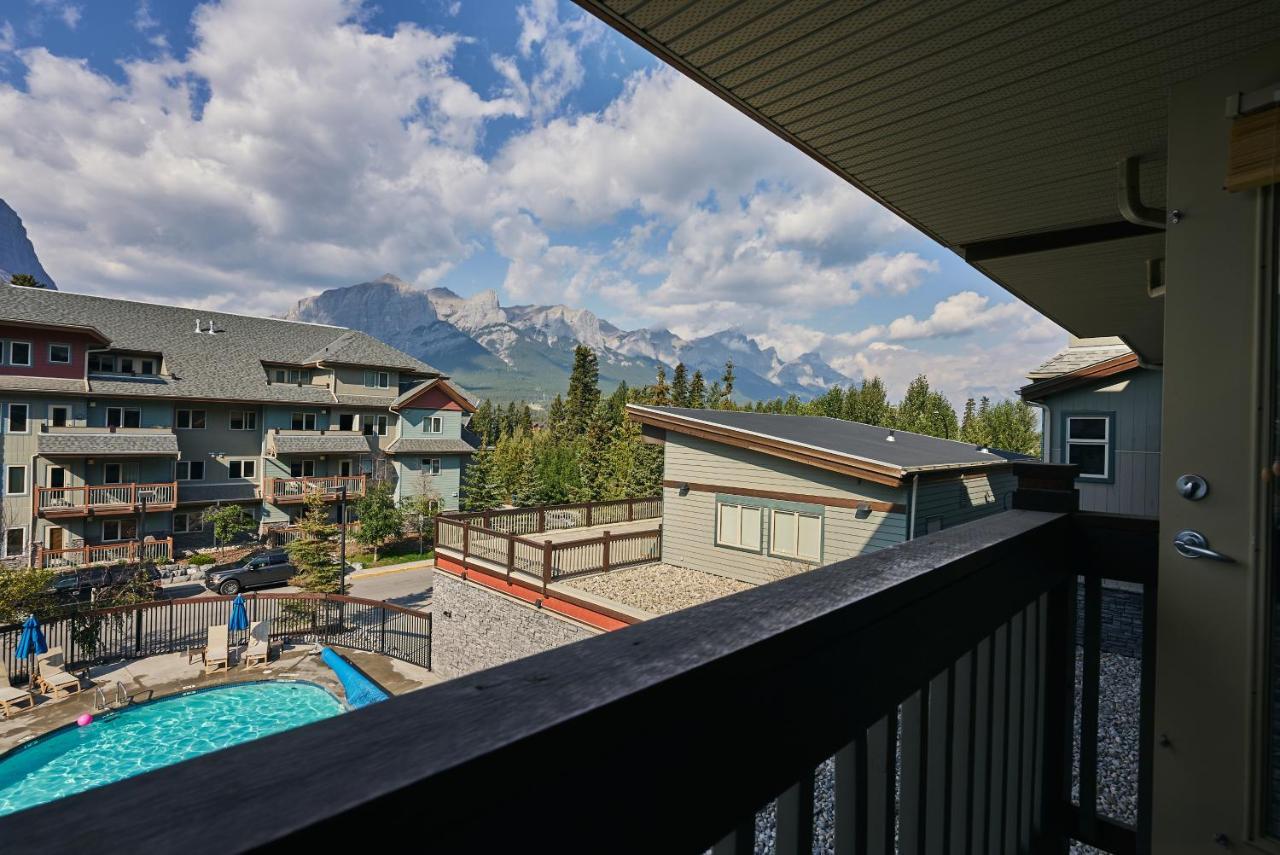 Mtn View Escape With King Size Bed With Outdoor Pool - Banff Pass Included! Appartement Canmore Buitenkant foto