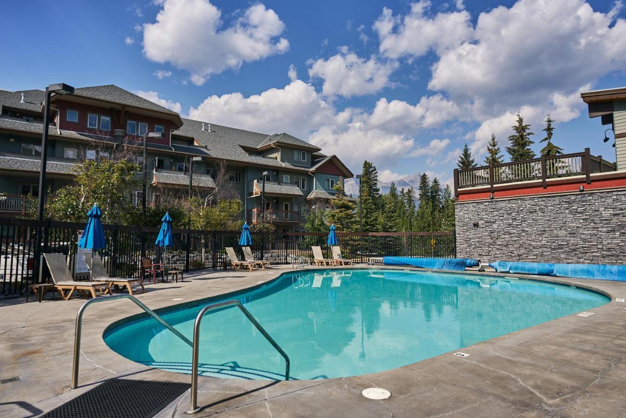 Mtn View Escape With King Size Bed With Outdoor Pool - Banff Pass Included! Appartement Canmore Buitenkant foto