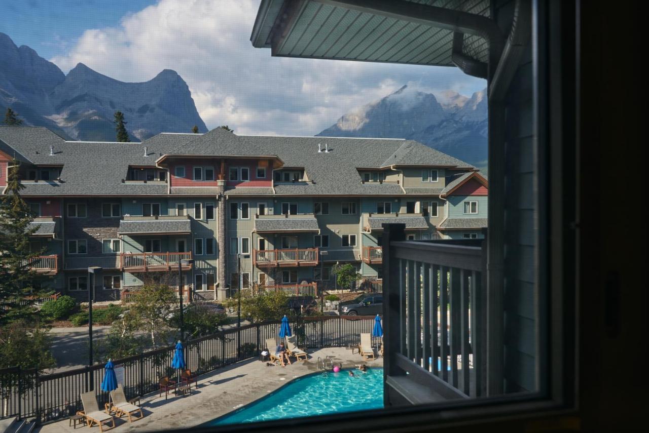 Mtn View Escape With King Size Bed With Outdoor Pool - Banff Pass Included! Appartement Canmore Buitenkant foto